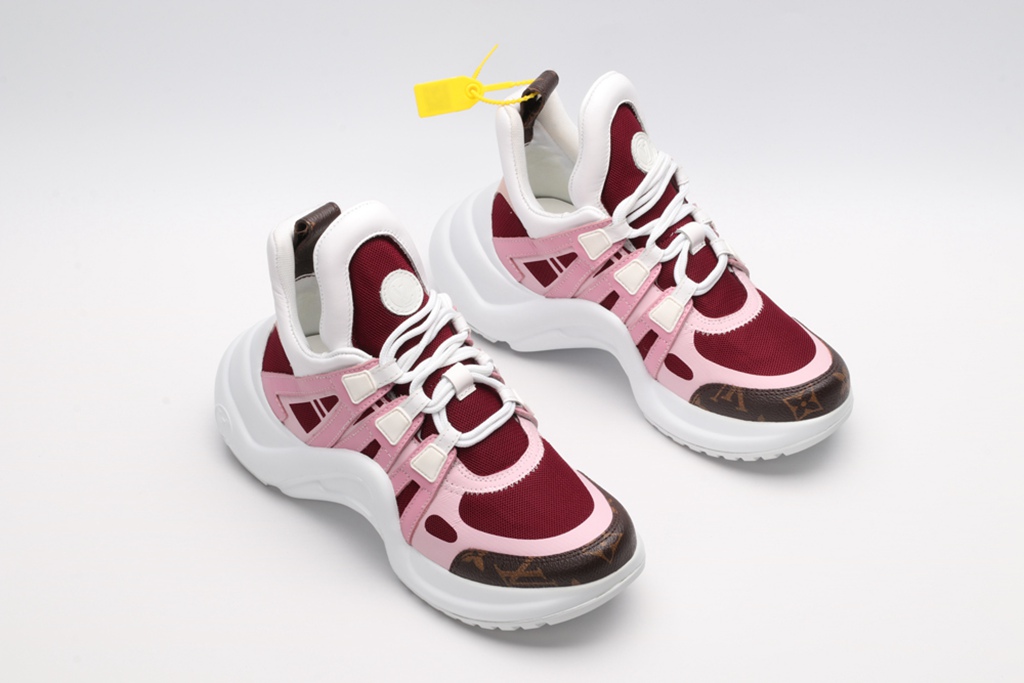 L*V SNEAKER